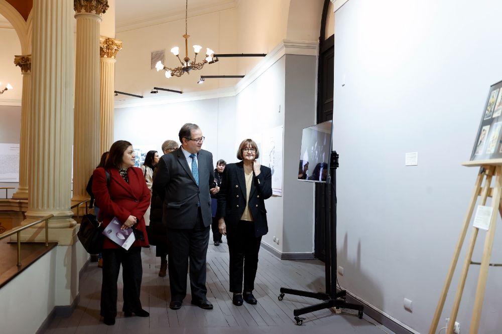 "Ese es básicamente el objetivo de esta feria: que los universitarios de la región sepamos lo que se está produciendo para también -entre nosotros mismos- ayudarnos a difundir mejor lo que lo que hace nuestra comunidad académica", detalló el académico.